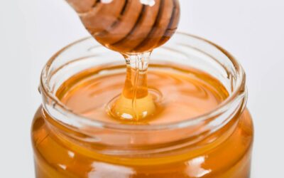 9 Powerful Raw Honey Benefits You Need to Know